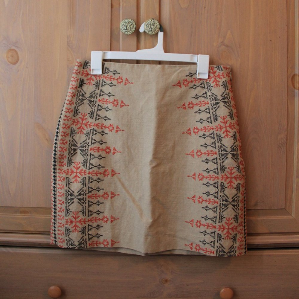 NWT Loft Embroidered Shift Skirt
